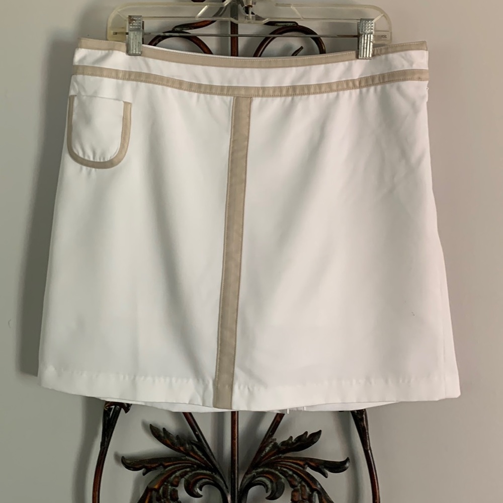 Izod golf skirt size 12.